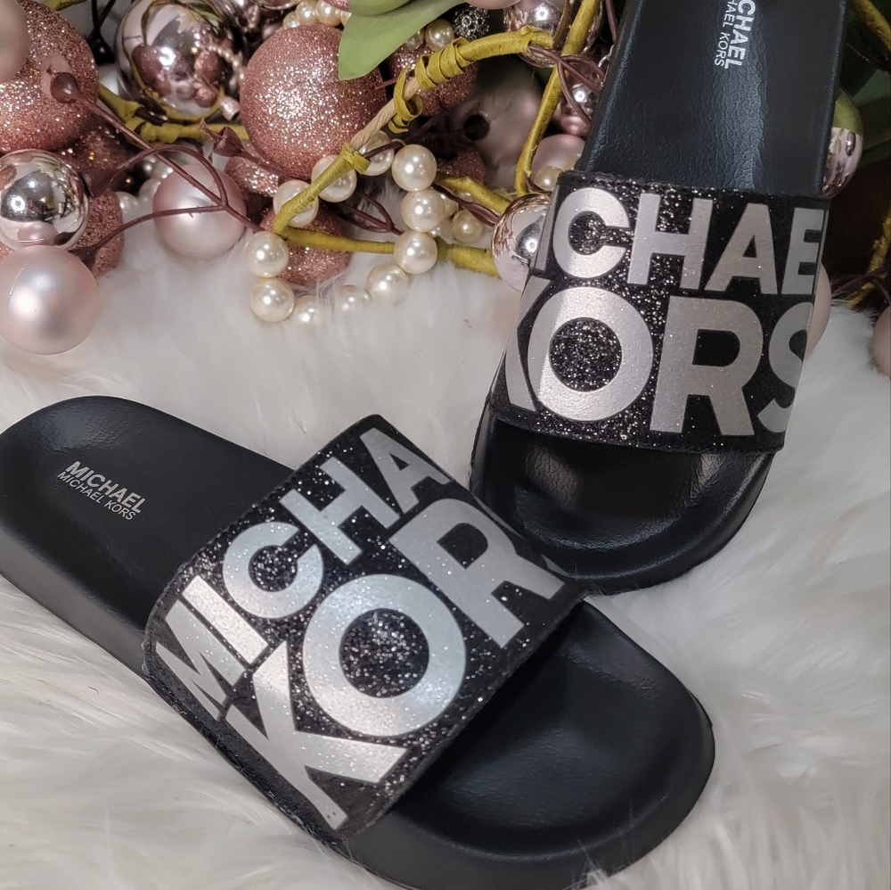 Michael Kors Big Girls Slides Brand new